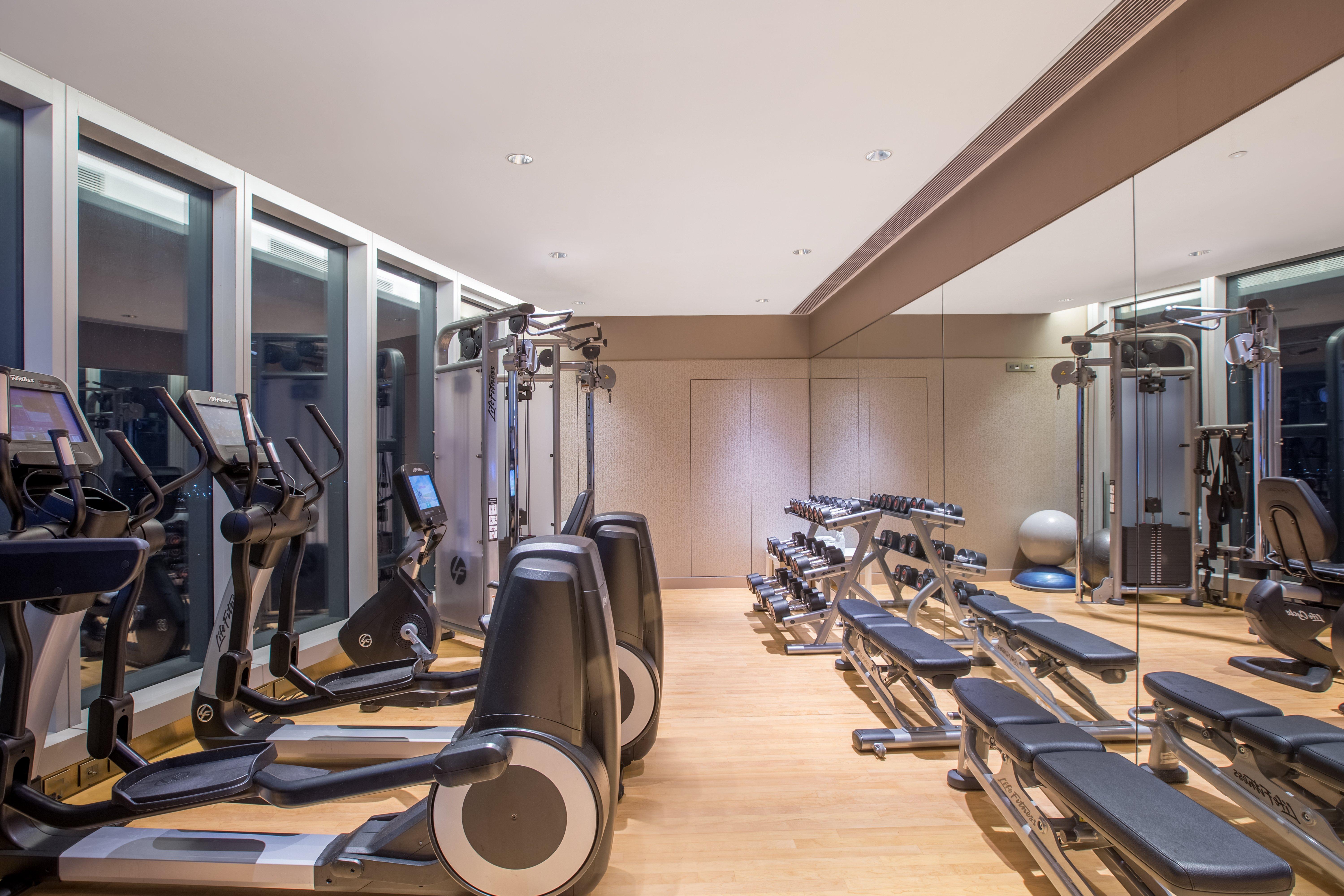 Hotel Crowne Plaza Macau By Ihg Exterior foto The gym at The Hari