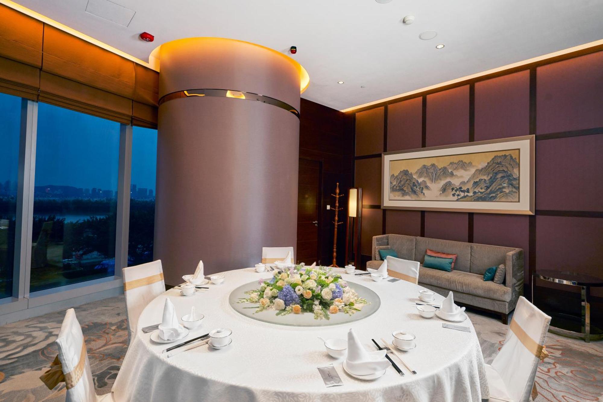 Hotel Crowne Plaza Macau By Ihg Exterior foto A private dining room at the restaurant